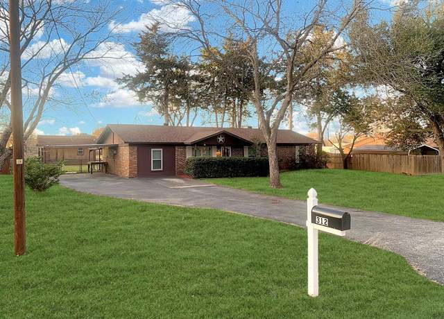 Property at 312 Berryhill Dr, Springtown, TX 76082, 3 beds, 2 baths
