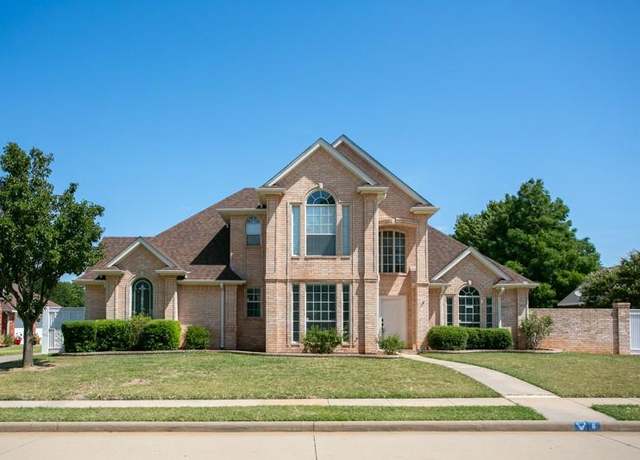 Property at 8 Canyon Bluff Ct, Wichita Falls, TX 76309, 4 beds, 3.5 baths