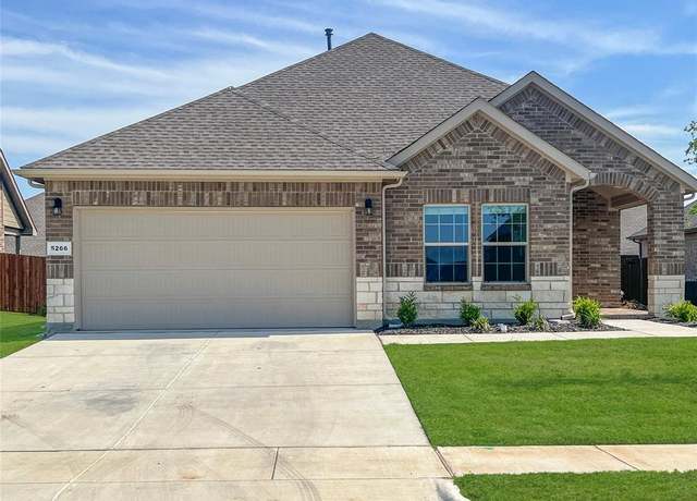 Property at 5266 Meadow Ln, Krum, TX 76249, 5 beds, 2.5 baths