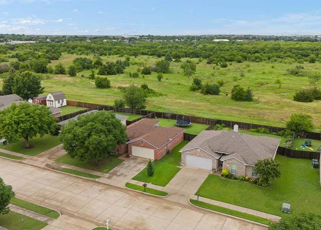 Property at 419 NW Murphy Rd, Burleson, TX 76028, 3 beds, 2 baths