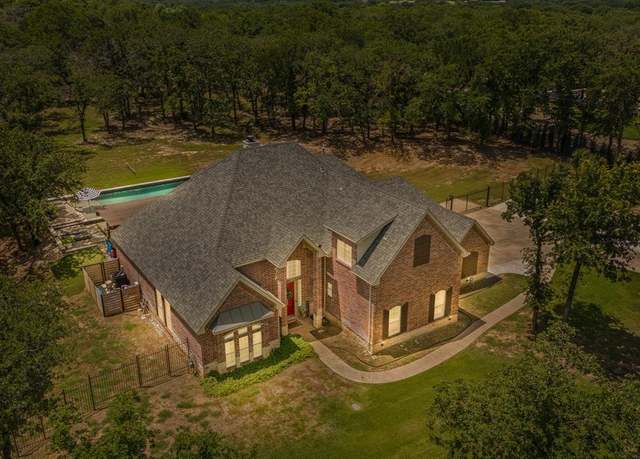 Property at 126 Ranch Creek Dr, Azle, TX 76020, 4 beds, 3 baths