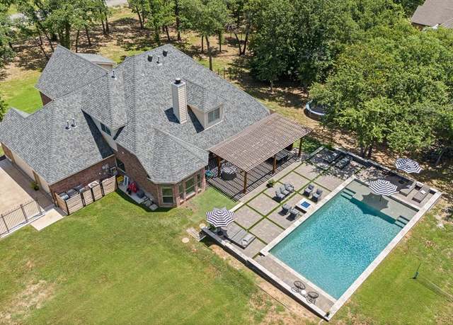 Property at 126 Ranch Creek Dr, Azle, TX 76020, 4 beds, 3 baths
