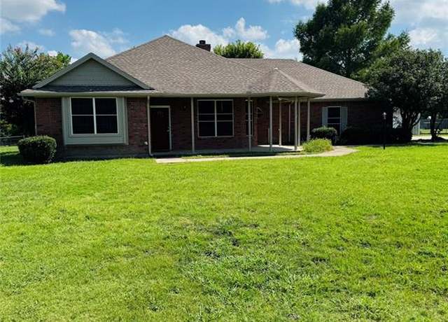 Property at 318 Meadowview Cir, Van Alstyne, TX 75495, 4 beds, 2 baths