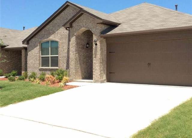 Property at 6344 Robertson Rd, Fort Worth, TX 76179, 4 beds, 2 baths