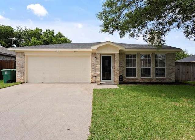 Property at 1808 Gainsborough Way, Fort Worth, TX 76134, 3 beds, 2 baths