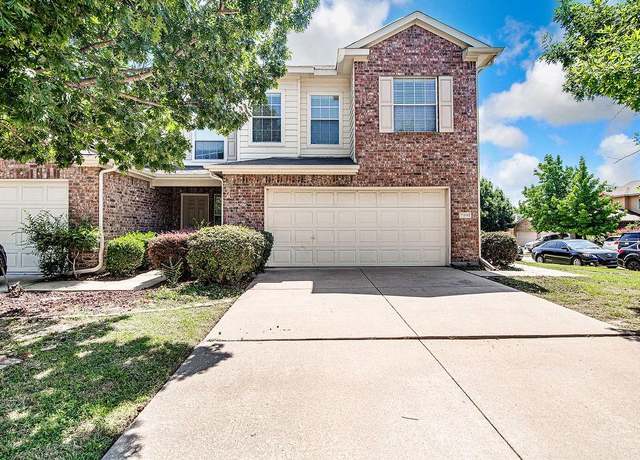 Property at 7400 Howling Coyote Ln, Fort Worth, TX 76131, 3 beds, 2.5 baths