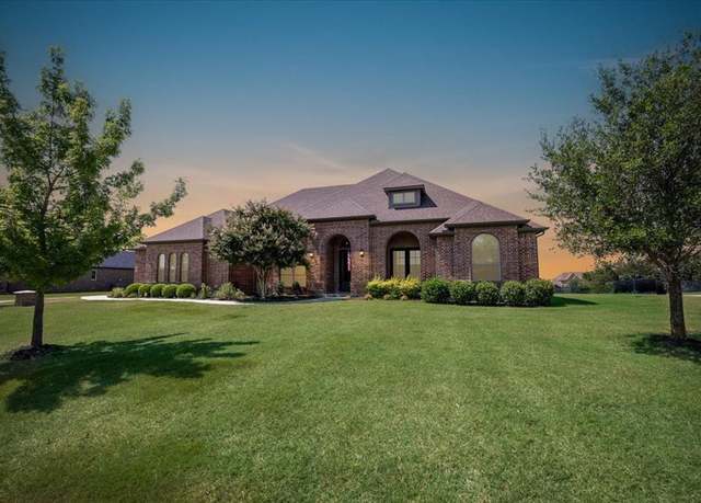 Property at 12425 Bella Amore Dr, Fort Worth, TX 76126, 4 beds, 3.5 baths