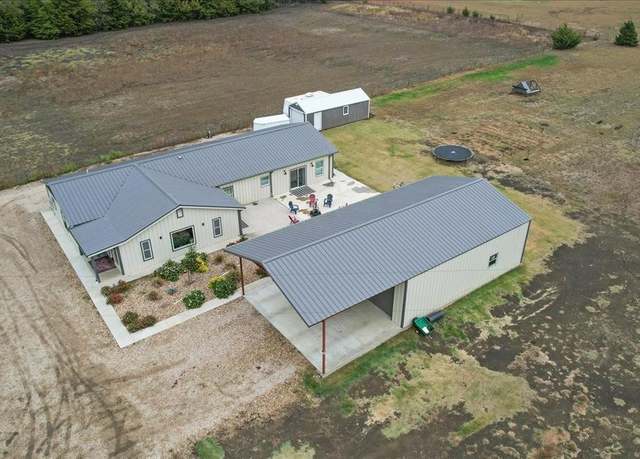 Property at 3597 Farm Road 1497, Paris, TX 75462, 5 beds, 3 baths