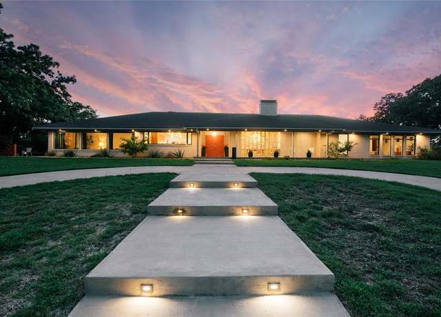 Property at 777 El Cielito St, Denton, TX 76205, 3 beds, 4 baths