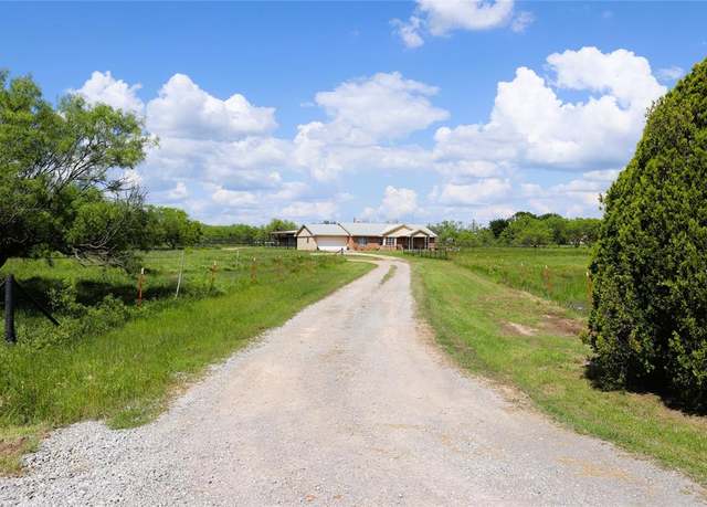 Property at 154 Tippecanoe Trl, Wichita Falls, TX 76310, 3 beds, 2 baths