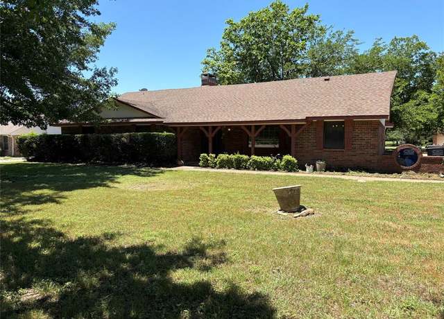 Property at 327 Shadowwood Trl, Ovilla, TX 75154, 4 beds, 2.5 baths