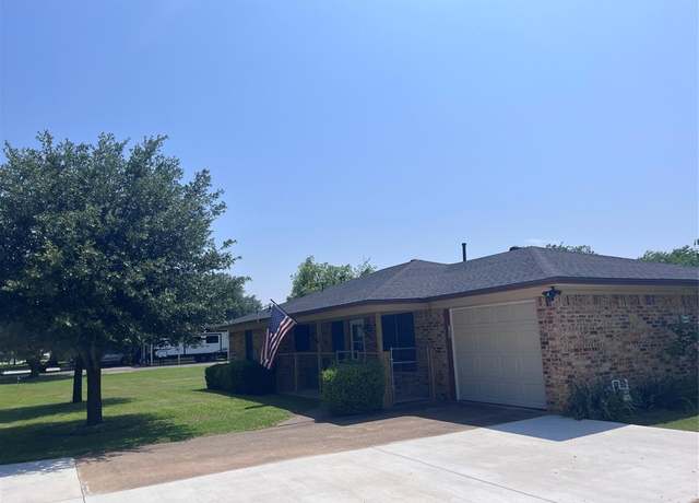 Property at 609 S 3rd St, Sanger, TX 76266, 3 beds, 2 baths
