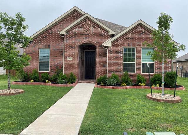 Property at 1521 Addison Dr, Lancaster, TX 75134, 3 beds, 2 baths