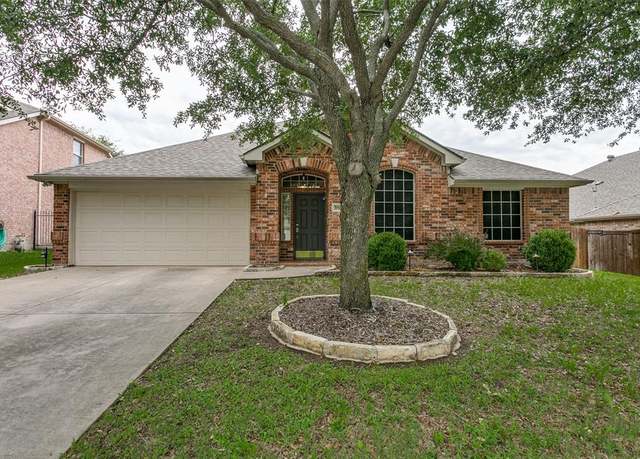 Property at 3504 Carlton St, Grapevine, TX 76092, 4 beds, 2 baths