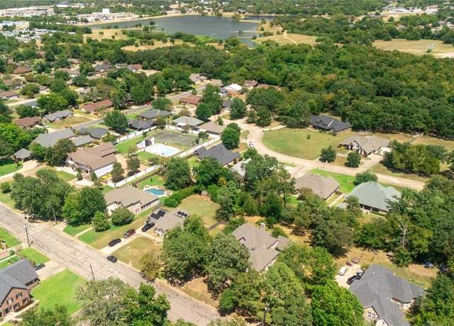 Property at 504 Benjamin St, Sulphur Springs, TX 75482, 4 beds, 3.5 baths