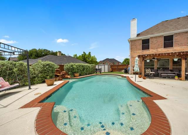 Property at 1230 Donegal Ln, Garland, TX 75044, 4 beds, 2.5 baths
