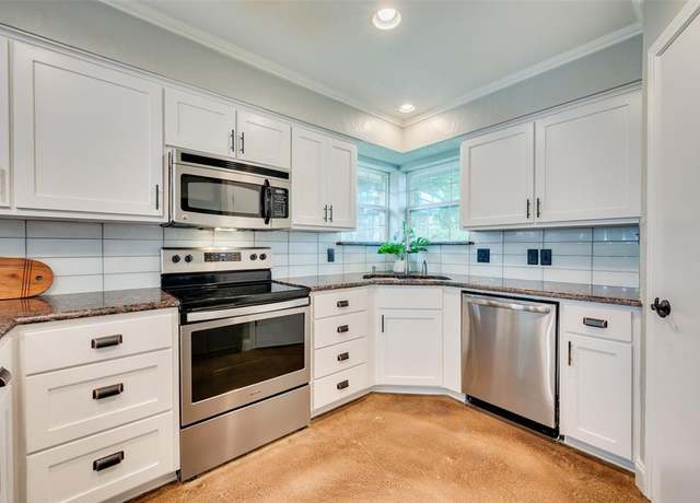 Property at 4704 N Meadow Ridge Cir, Mckinney, TX 75072, 3 beds, 2 baths