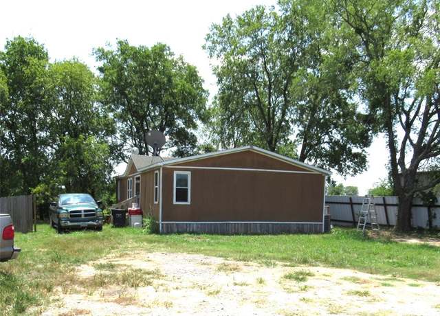 Property at 2339 I-30 E, Greenville, TX 75402, 3 beds, 2 baths