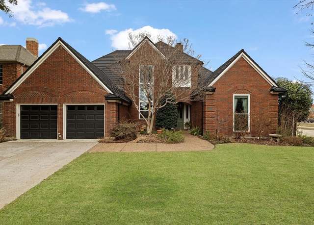 Property at 801 Spring Canyon Dr, Irving, TX 75063, 4 beds, 3.5 baths