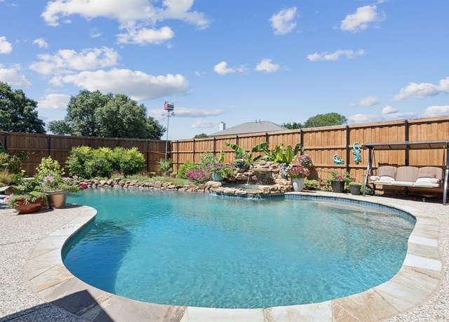 Property at 9110 Barton Creek Dr, Rowlett, TX 75089, 4 beds, 2.5 baths