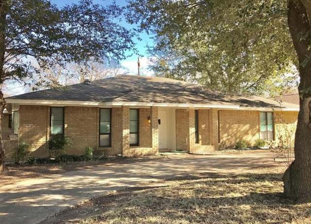 Property at 600 Terrace Dr, Desoto, TX 75115, 4 beds, 3.5 baths