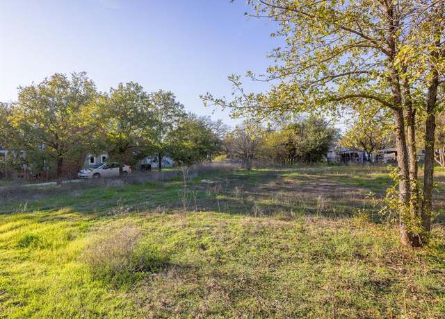 Property at 2904 Cedarhill St, Granbury, TX 76048