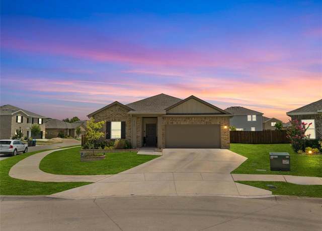 Property at 4745 Swan Neck Dr, Fort Worth, TX 76179, 3 beds, 2 baths