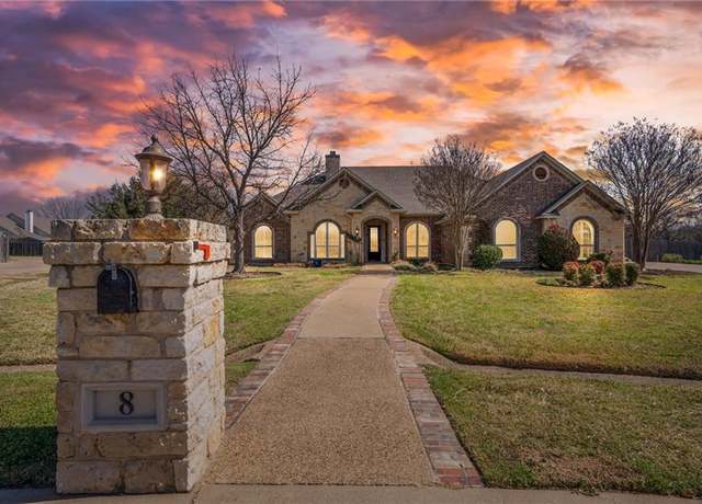 Property at 8 Republic Dr, Waco, TX 76708, 4 beds, 3 baths