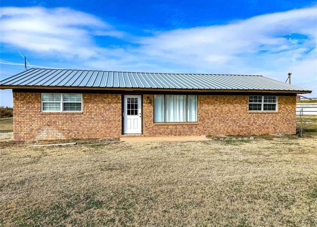 Property at 311 S Fir Ave, Munday, TX 76371, 3 beds, 1 bath