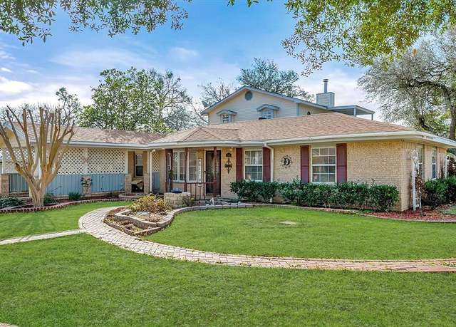 Property at 1308 Tamarisk Dr, Mexia, TX 76667, 4 beds, 2.5 baths