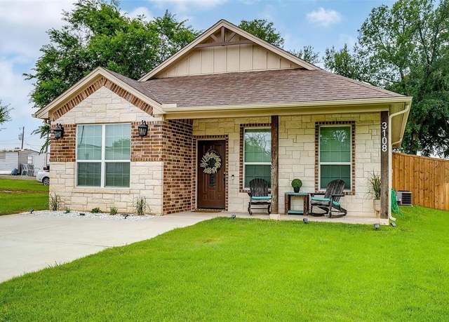 Property at 3108 Ridgecrest Dr, Granbury, TX 76048, 3 beds, 2 baths