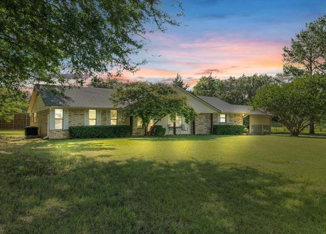 Property at 133 S Meadowbrook Dr, Pottsboro, TX 75076, 3 beds, 2 baths