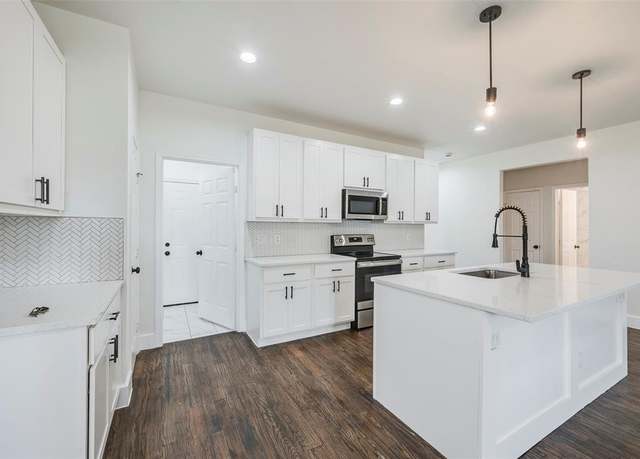Property at 624 Ideal Cir, Quinlan, TX 75474, 3 beds, 2 baths
