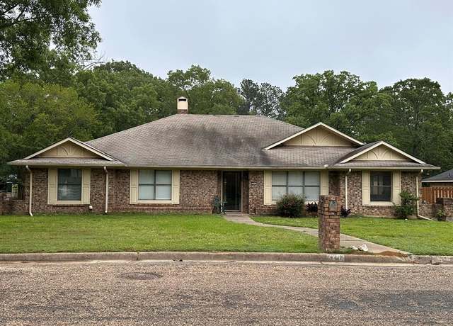 Property at 2203 S Williams Ave, Mount Pleasant, TX 75455, 4 beds, 3 baths