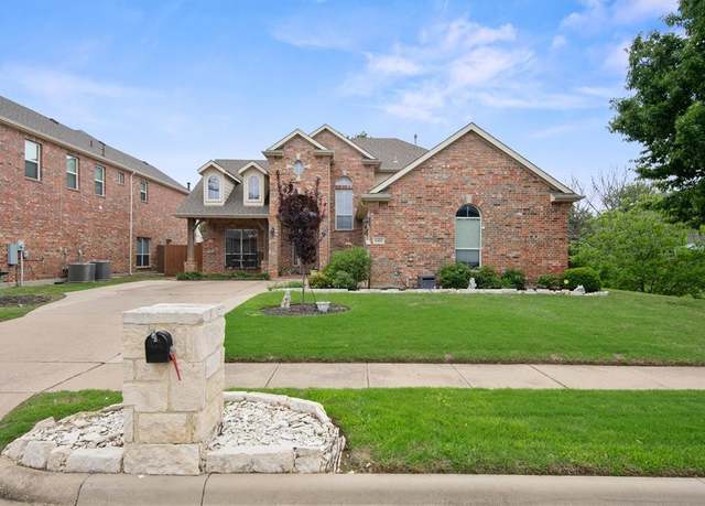 Property at 8402 Pecan Creek Dr, Arlington, TX 76001, 3 beds, 2.5 baths