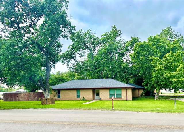 Property at 304 Oak, Clyde, TX 79510, 3 beds, 2 baths