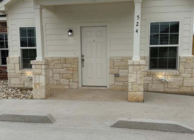 Property at 524 Alamo Ct, Mcgregor, TX 76657, 2 beds, 2 baths