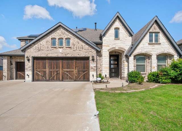 Property at 2105 Flora Ln, Desoto, TX 75115, 5 beds, 4.5 baths