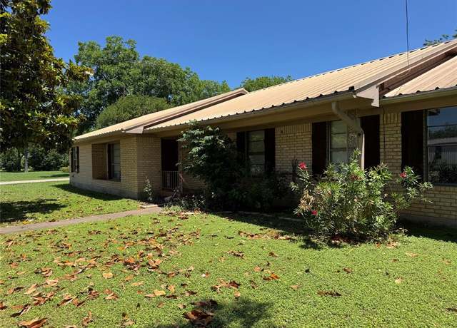 Property at 305 N Main St, Meridian, TX 76665, 4 beds, 2.5 baths