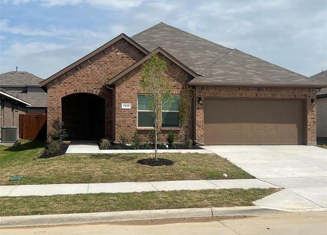 Property at 1117 Kirkham Way, Justin, TX 76247, 5 beds, 2.5 baths