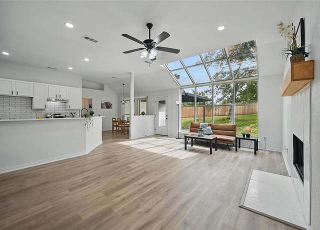 Property at 400 Baldwin Dr, Joshua, TX 76058, 3 beds, 2 baths