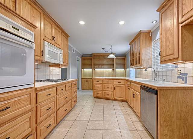 Property at 614 Brookfield Dr, Garland, TX 75040, 4 beds, 3 baths