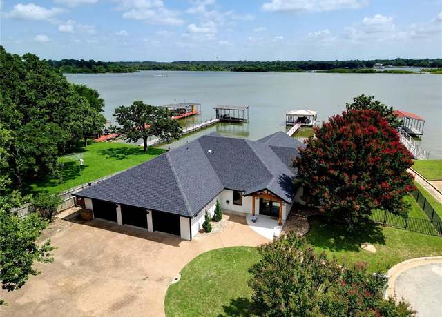 Property at 701 Harbor Dr N, Azle, TX 76020, 3 beds, 3 baths