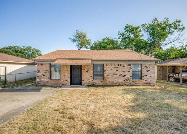 Property at 629 Park Ln, Denton, TX 76205, 4 beds, 2 baths