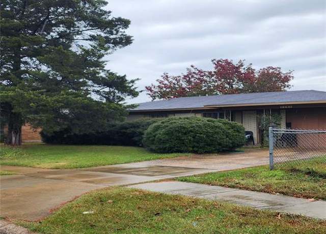 Property at 3206 Red Bud Ln, Shreveport, LA 71108, 3 beds, 1.5 baths