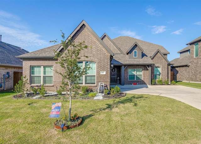 Property at 517 Ramon St, Burleson, TX 76028, 4 beds, 3.5 baths