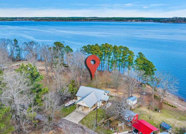 Property at 309 Beach Dr, No City, TX 75683, 3 beds, 2 baths