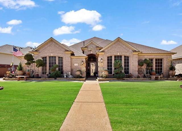 Property at 1108 Hanson Ct, Glenn Heights, TX 75154, 4 beds, 3 baths