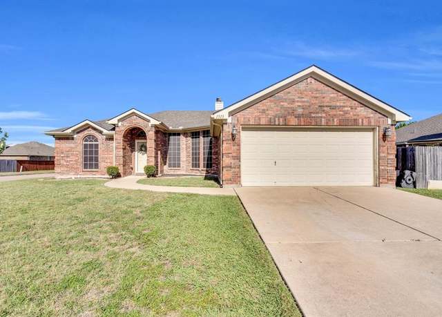 Property at 1313 Embercrest Dr, Midlothian, TX 76065, 3 beds, 2 baths
