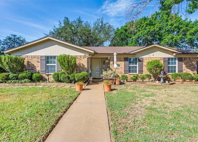 Property at 701 Charlyne Dr, Burleson, TX 76028, 3 beds, 2 baths